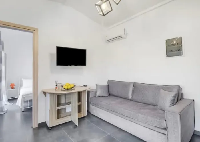 μyrsini Villa Katomerion